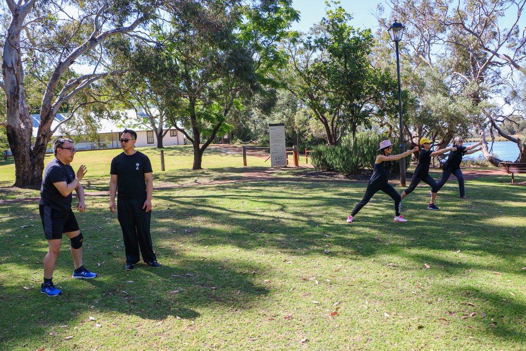 學習武術(Learn martial arts)：踏出一步的