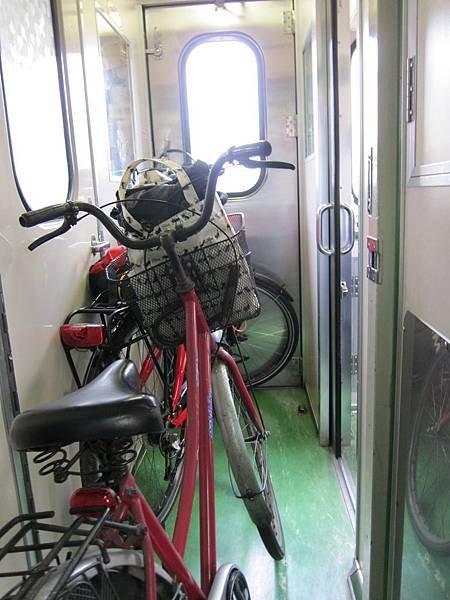 5.小紅搭火車