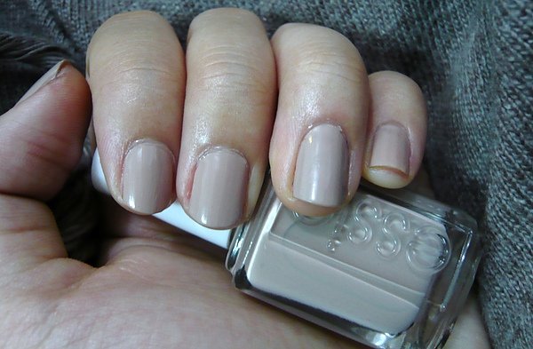 Essie 304 Jazz (4).JPG