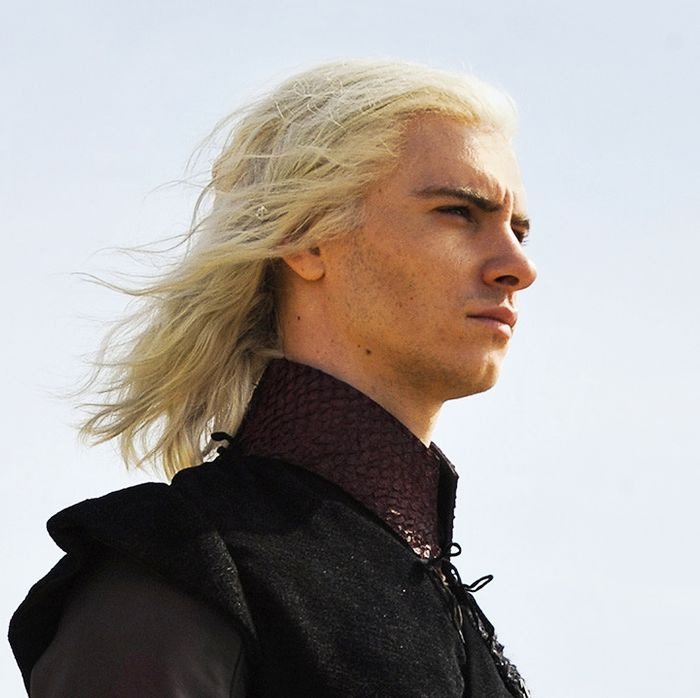 VISERYS TARGARYEN.jpg