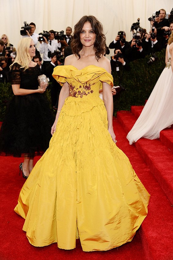 Katie Holmes in Marchesa.jpg