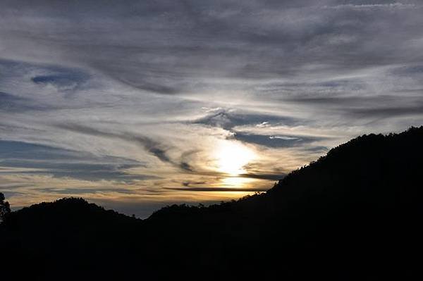 大雪山遊樂區~藍天白雲.神木.古道.夕陽.