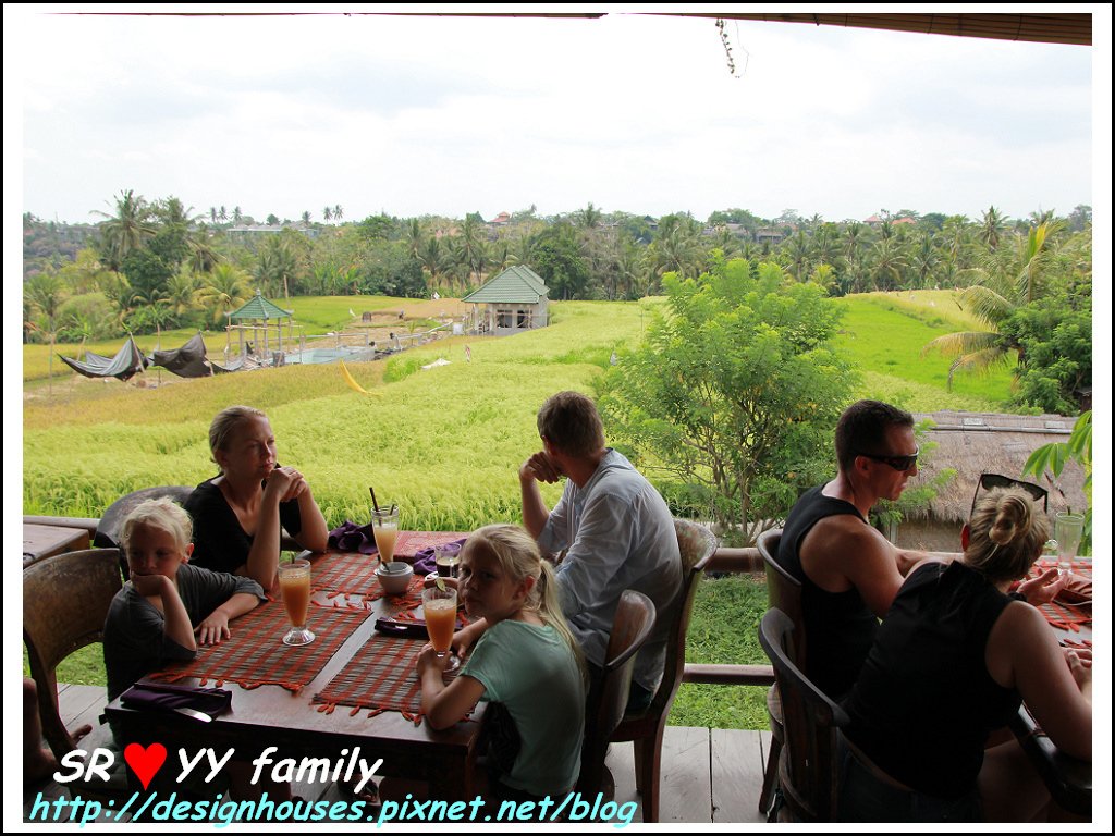 [峇里島必買必吃][餐廳推薦]必吃必買美食-巴里島烏布區 Bali-Ubud_Sari Organik 景觀無敵的稻田有機餐廳旅行社  [峇里島必買必吃][餐廳推薦]Tripadvisor 名店 Melting wok warung 烏布區自由行旅行社 婚禮 島嶼 旅遊 [峇里島 必買必吃美食] Naughty Nuri&apos;s Warung Ubud-必吃必買美食- 烏布區好吃島嶼 旅遊的烤豬肋排旅行社 婚禮 必去 Bebek bengil 髒鴨餐[峇里島必買必吃]天氣遊記旅行社 美食 SPA ubud Bali-Ubud_Sari Organik 景觀無敵的稻田有機餐廳15.jpg