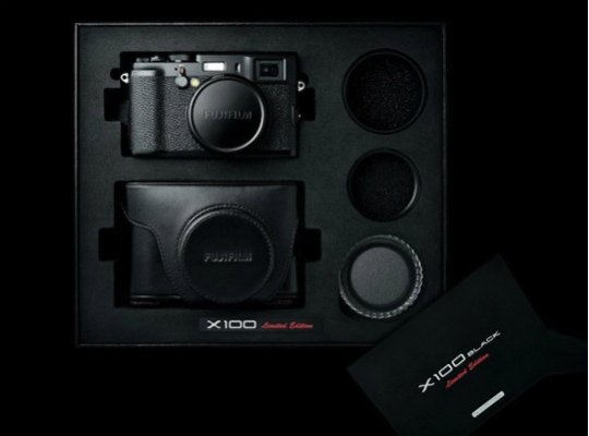 fujifilm-x100-black-edition-camera-boxset