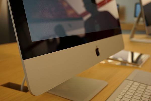 IMac_Late_2012_Edge