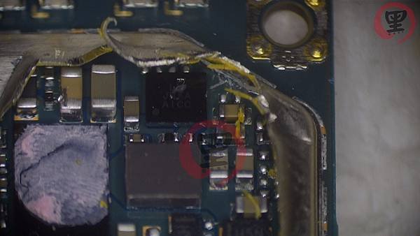 ASUS ZS671KS 不充電二修機維修