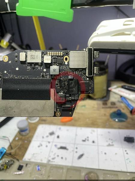 Macbook Pro A1708 無法開機維修