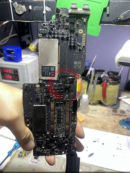 Macbook Pro A1708 無法開機維修