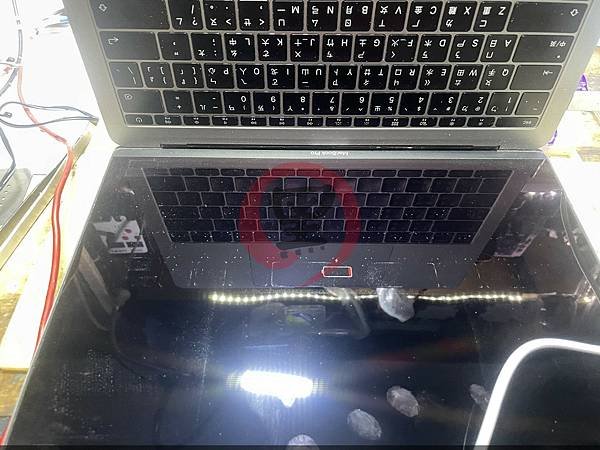 Macbook Pro A1708 無法開機維修