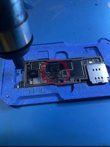iPhone 14ProMAX 三修機重啟無WIFI