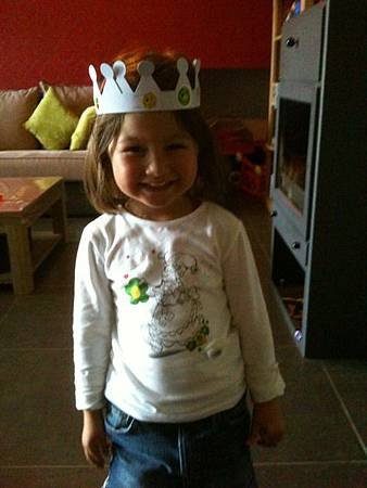 chloe with crown.jpg