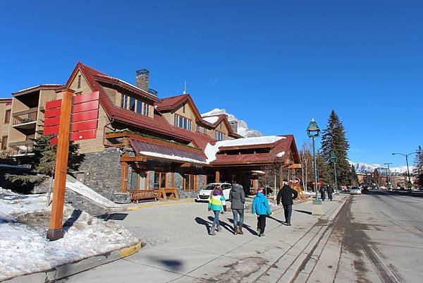 Banff Ptarmigan Inn.jpg