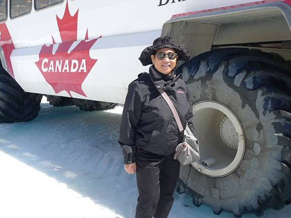 20140704 icefield truck KM