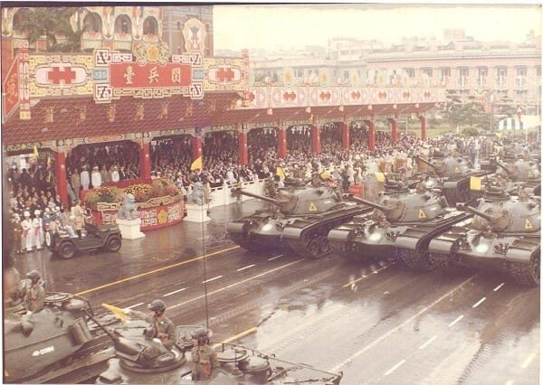 民國67年國慶閱兵任戰車營營長.jpg