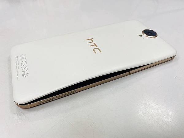 ASUS ZenFone4 Max電池膨脹.jpg