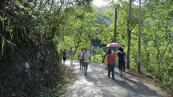 龜山島之旅, 龍潭湖