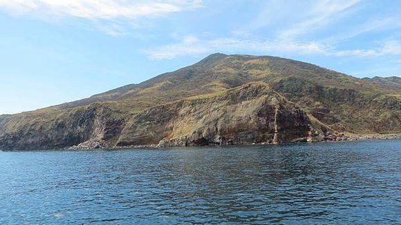 龜山島之旅, 龜山八景, 龜岩巉壁