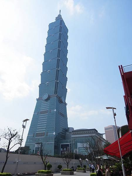 TAIPEI 101購物中心 - 台北101/世貿站（台北市信義區）