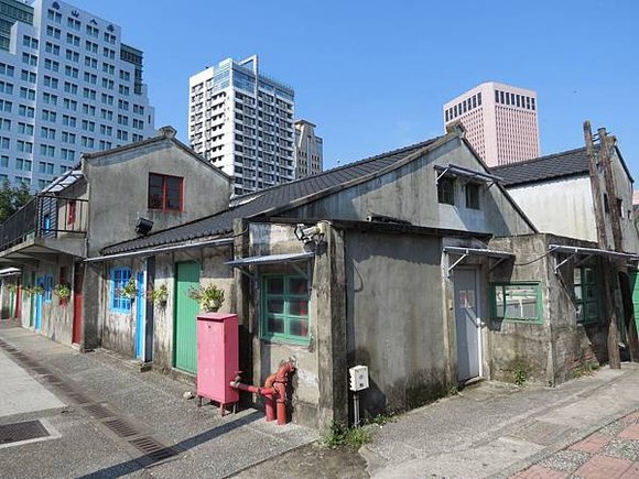 四四南村(信義公民會館), 捷運台北101/世貿站, 台北市信義區