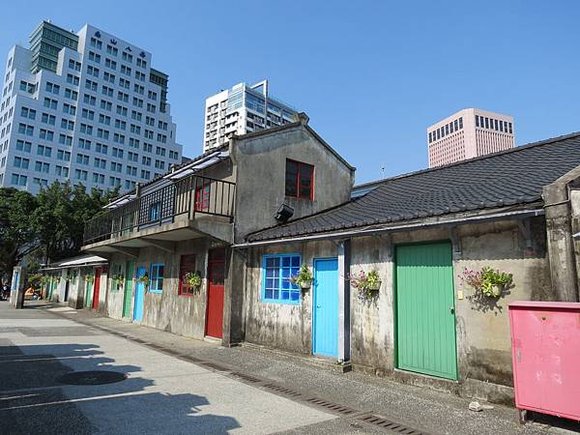 四四南村(信義公民會館), 捷運台北101/世貿站, 台北市信義區