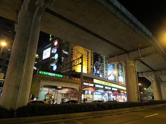 哈拉影城, 捷運東湖站, 台北市內湖區