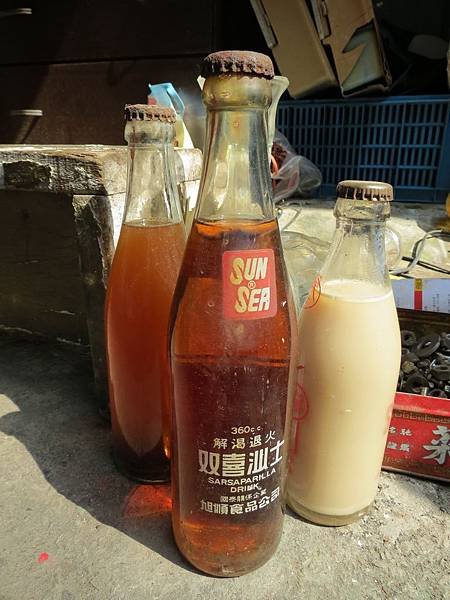 台中動漫彩繪巷(海賊王彩繪), 古早飲料瓶