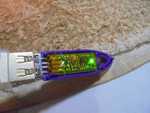 【拆殼接補】不知名品牌USB鑰匙USB Key安全金鑰→先插