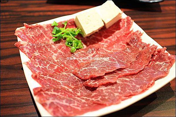 新園牛肉火鍋17.jpg