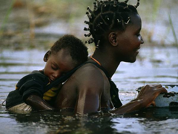 mother-child-botswana_3661_990x742