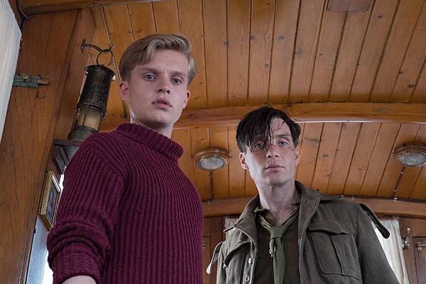 dunkirk-mit-cillian-murphy-und-tom-glynn-carney.jpg