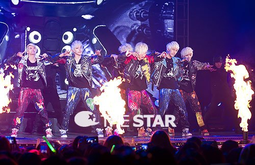 B.A.P - 出道 SHOWCASE 新聞圖 總帖 45.jpg