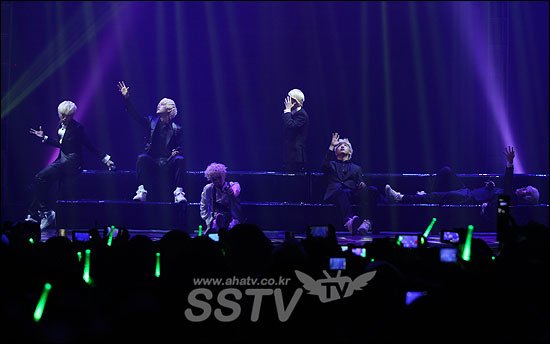 B.A.P - 出道 SHOWCASE 新聞圖 總帖 80.bmp