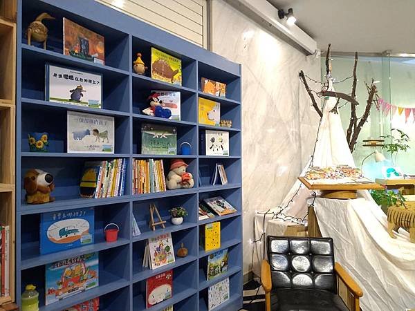 110.04.07讀立成長書展2.jpg