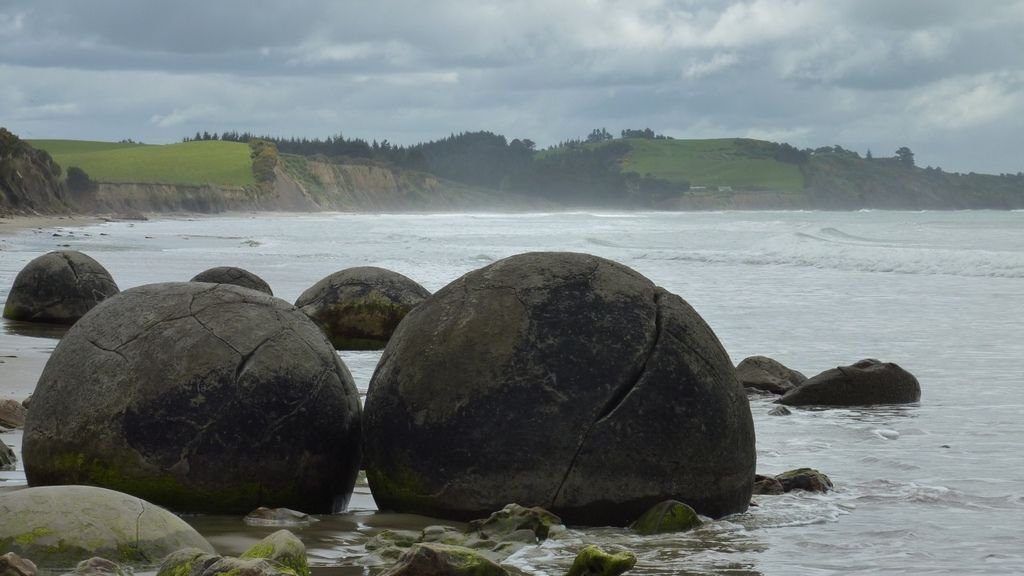 Moeraki-Boulder3.jpg