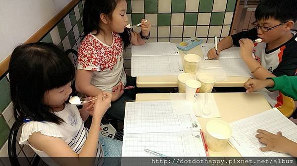 2014-04-09 繪本班 去麥當味覺模寫練習 (11)