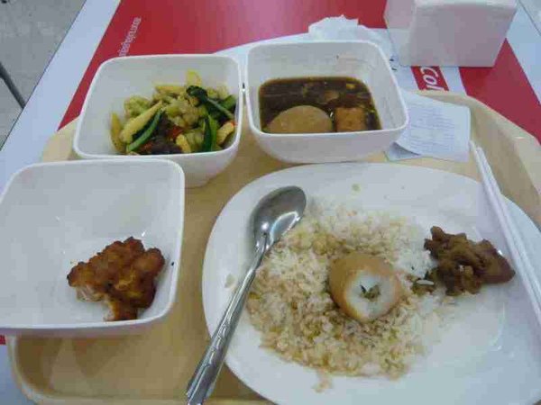 Bic樓上爆難吃的自助餐