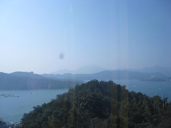 從纜車看日月潭景色4