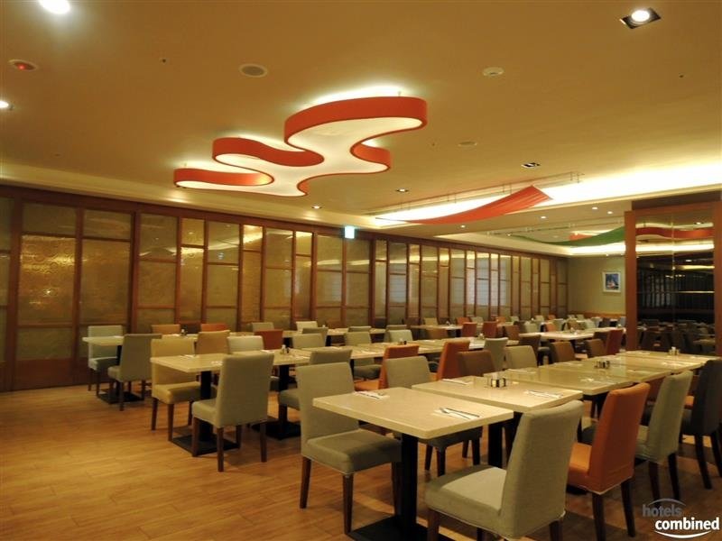 富信大飯店 樂廚自助餐100.jpg