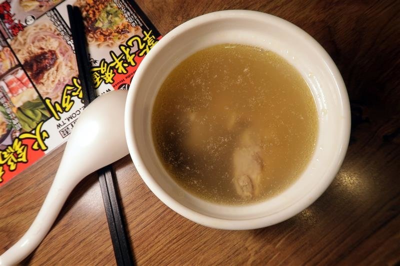 南龍麵屋 黃悶雞飯 牛肉麵 015.jpg