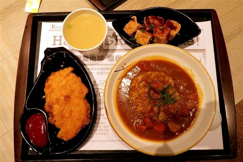 新店小碧潭站 京站 美食街 八番赤野蛋包飯 關東煮018.jpg