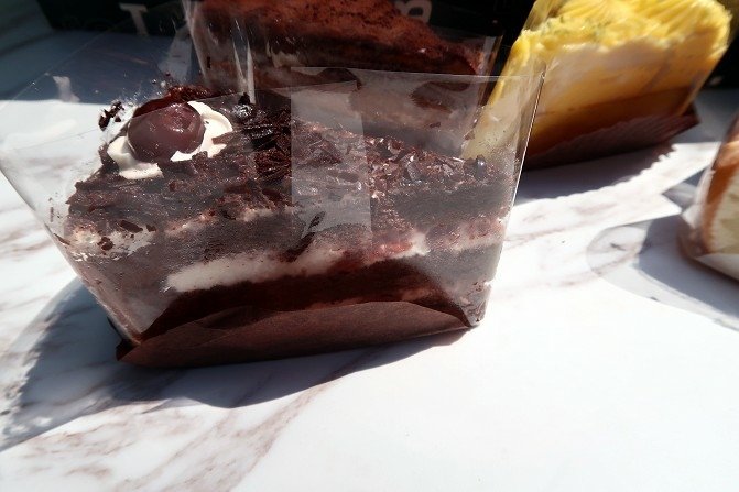 starbucks 星巴克蛋糕 7折 黑森林蛋糕 葡萄蘋果生乳捲 雙檸檬蛋糕  松露巧克力蛋糕    009.jpg