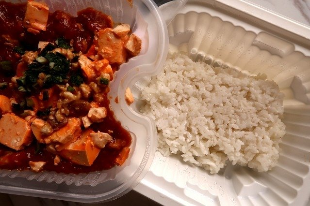 萊爾富 麻婆豆腐蓋飯 便利商店便當 005.jpg