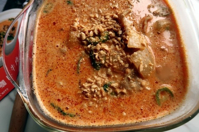 全家便利商店 食食購 fami煮煮 瑪莎曼咖哩牛肉   012.jpg