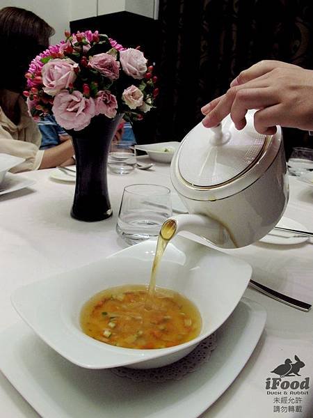 04_雞清湯佐鴨肝蒸蛋-3