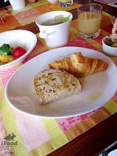 01_Breakfast-2.JPG