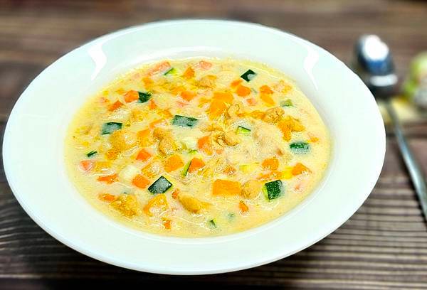 食譜二：雞肉彩蔬%26;山藥豆漿味增湯 複製.jpg