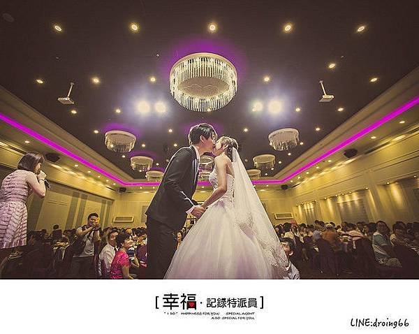 自助婚紗 / 婚禮紀錄 / 親子寫真 / 寶寶照 / 孕婦照 / 全家福 / 個人寫真 / 禮服出租 / 新娘秘書 / 攝影棚租借