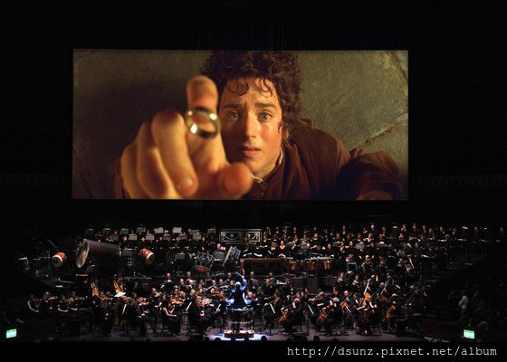 03frodoelijahwoodcatchingringorch1