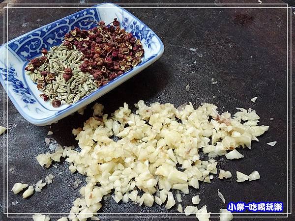 花椒小茴香醃五花 (3)3.jpg
