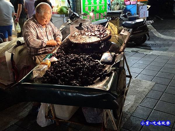 阿伯菱角-寧夏夜市美食.jpg